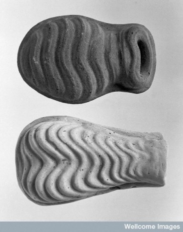 L0009877 Roman offerings: models of uterus.